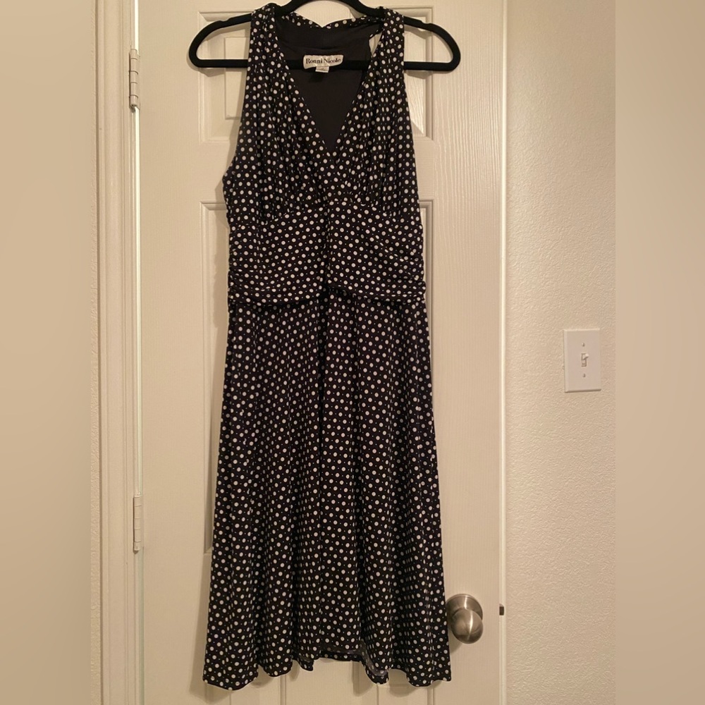 RONNI NICOLE SLEEVELESS POLKA DOT DRESS (SIZE 14)